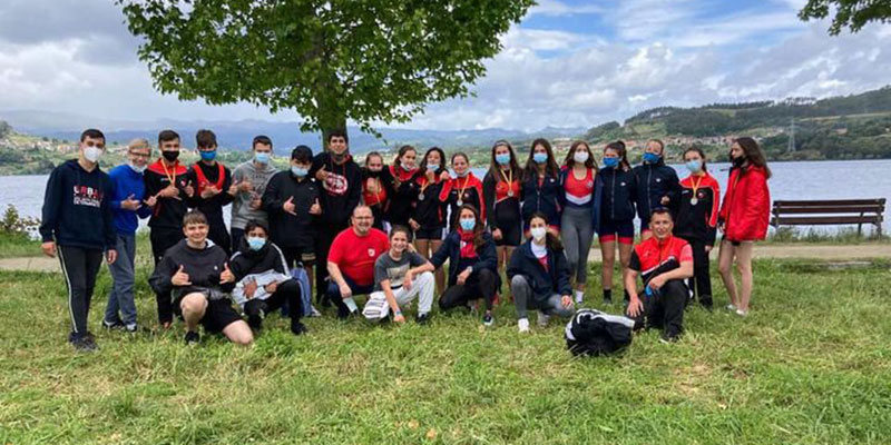 El Club de Remo Torrevieja se cuelga dos platas y un bronce en la Copa Primavera