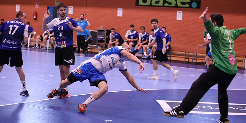 El Torrevieja Salud recupera su buena dinámica en Benidorm