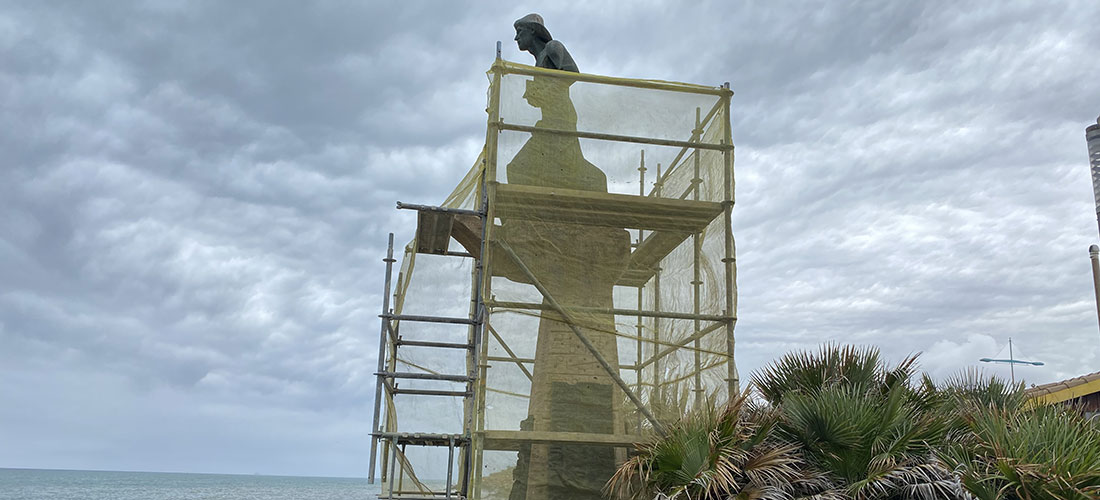 Comenzó la rehabilitación del monumento al Hombre del Mar, en el Paseo Marítimo de Juan Aparicio