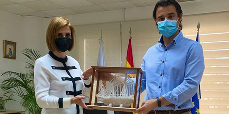 Reunión entre el alcalde y la Directora General de Puertos