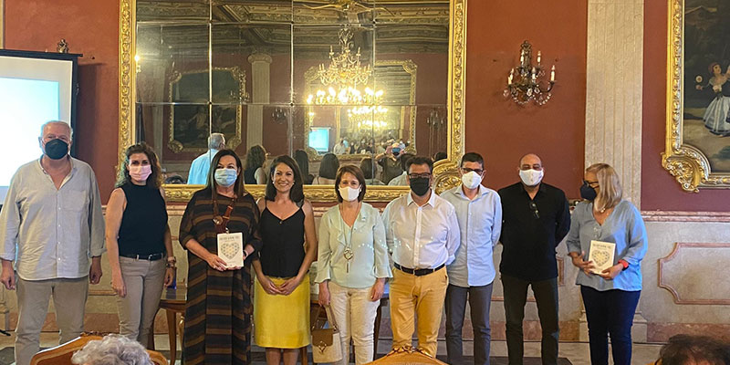 Elena Cantero Pascual  presenta su libro