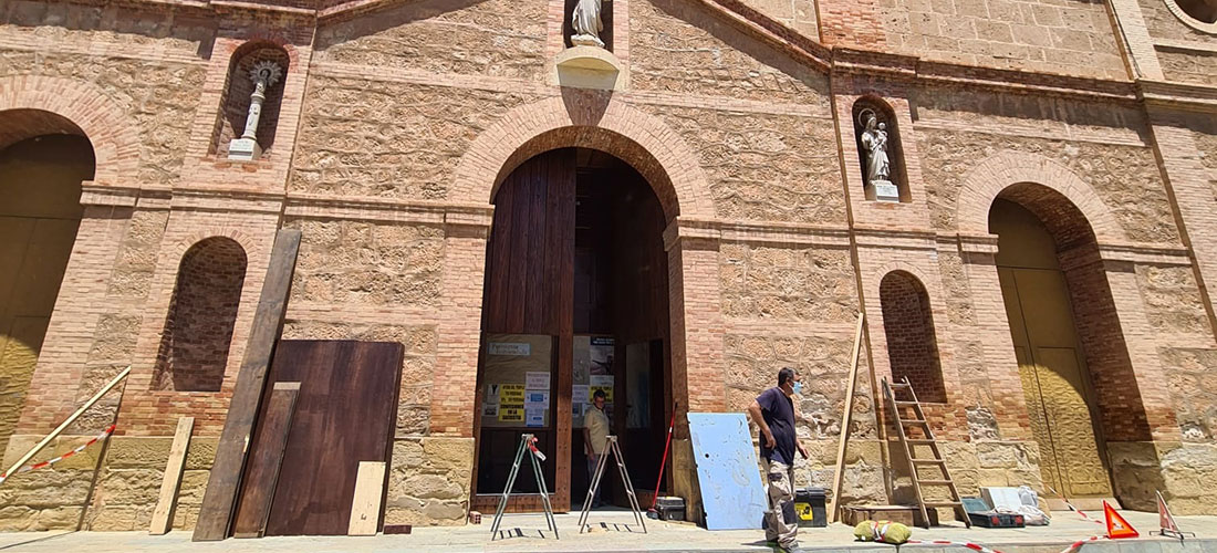 La Iglesia de la Inmaculada  ya luce su puerta  principal restaurada
