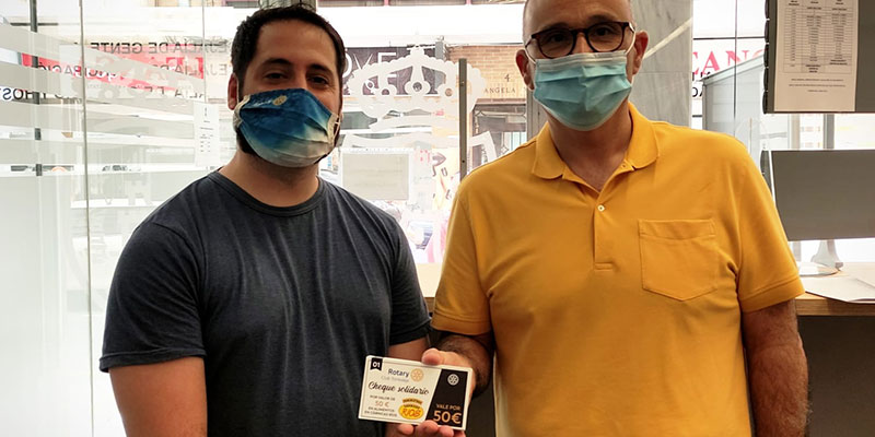 El Rotary Club Torrevieja entrega 2800€ a los beneficiarios del proyecto “ningún niño sin comida”