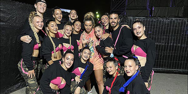 ‘Unity’, del torrevejense Iván Cruz,  acompañó a Lola Índigo en un concierto