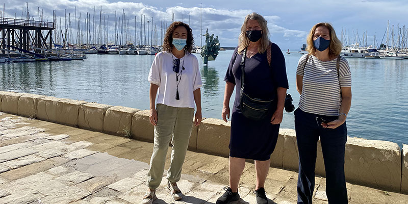 La periodista danesa Hanne Olsen  se interesa por la historia de las salinas  y la oferta turística medioambiental