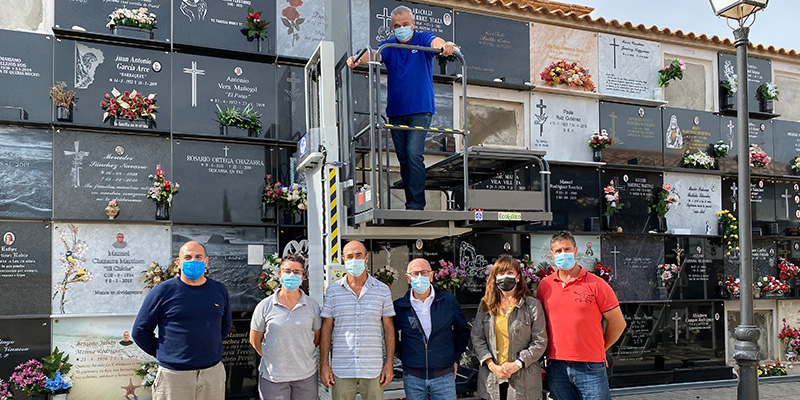 El Ayuntamiento adquiere una plataforma elevadora de féretros para el Cementerio Municipal de Torrevieja