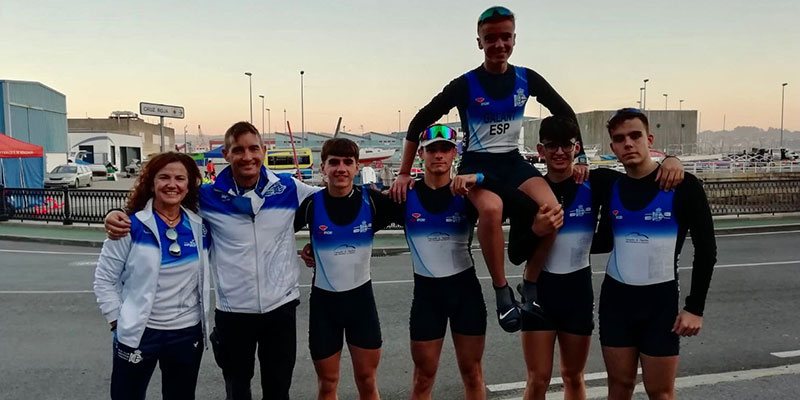 El RCNT triunfa en la primera Liga Nacional de remo de mar en La Coruña