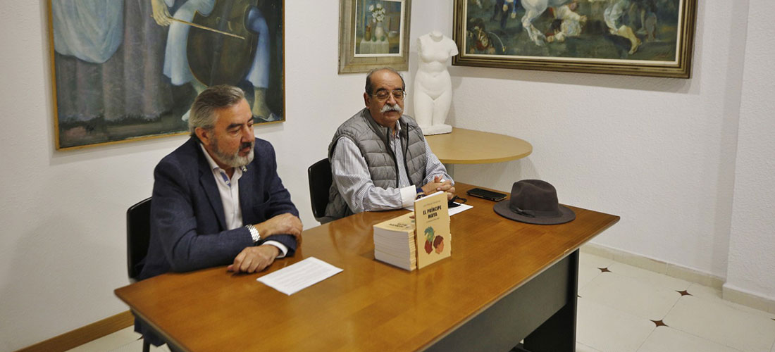 VA3241-LIBRO José Manuel Hernández presentó su primera novela ‘El príncipe maya’