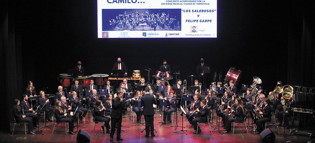 “Los Salerosos” y Felipe Garpe homenajearon a Camilo Sesto