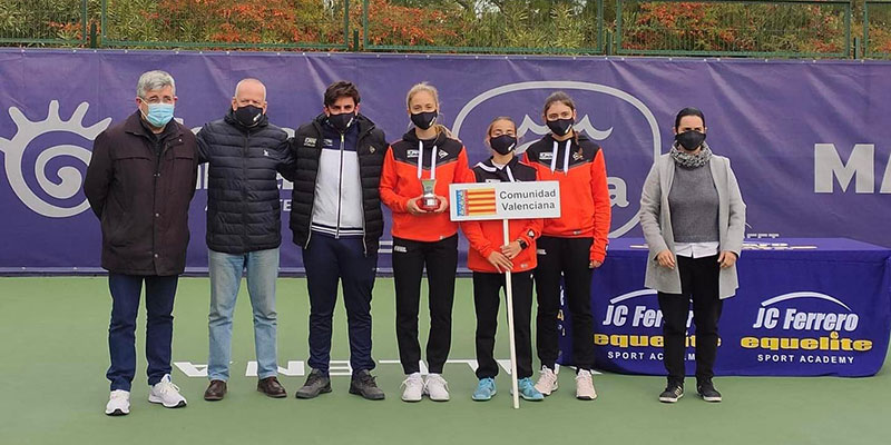 Charo Esquiva, campeona de España infantil por comunidades