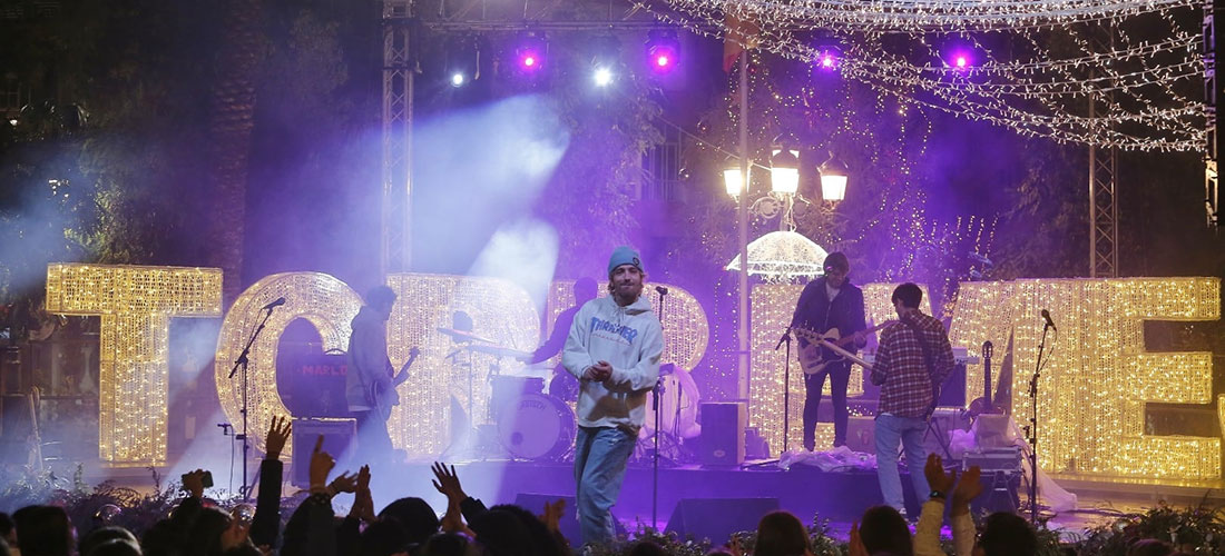 VA3245-Actuación-del-grupo-Marlon La Plaza de la Constitución se llena de Navidad