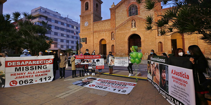 La familia y amigos de Henry A. Jiménez se concentraron en el tercer aniversario de su desaparición