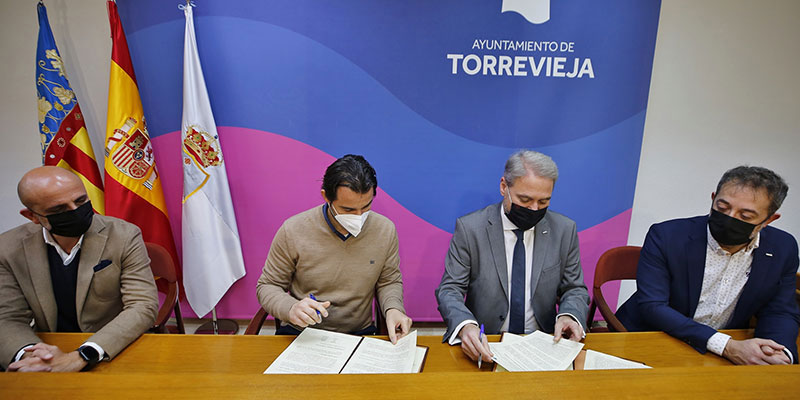 Firmado un convenio de colaboración con la UMH para desarrollar programas y cursos hasta 2025