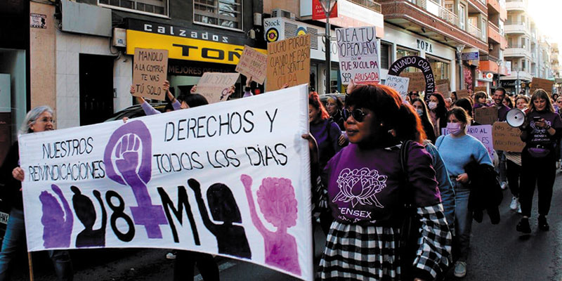 Una marcha feminista conmemoró el Día de Mujer