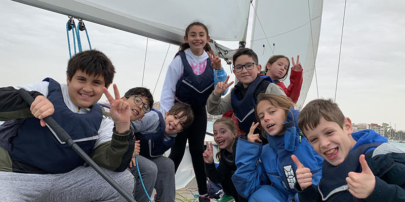 Todos los niños y niñas de 4º de primaria ya navegan con el programa ‘El cole en el mar’