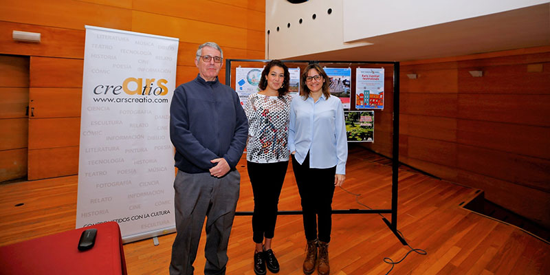 Estefanía Alonso transmite su pasión por los chorlitejos patinegros