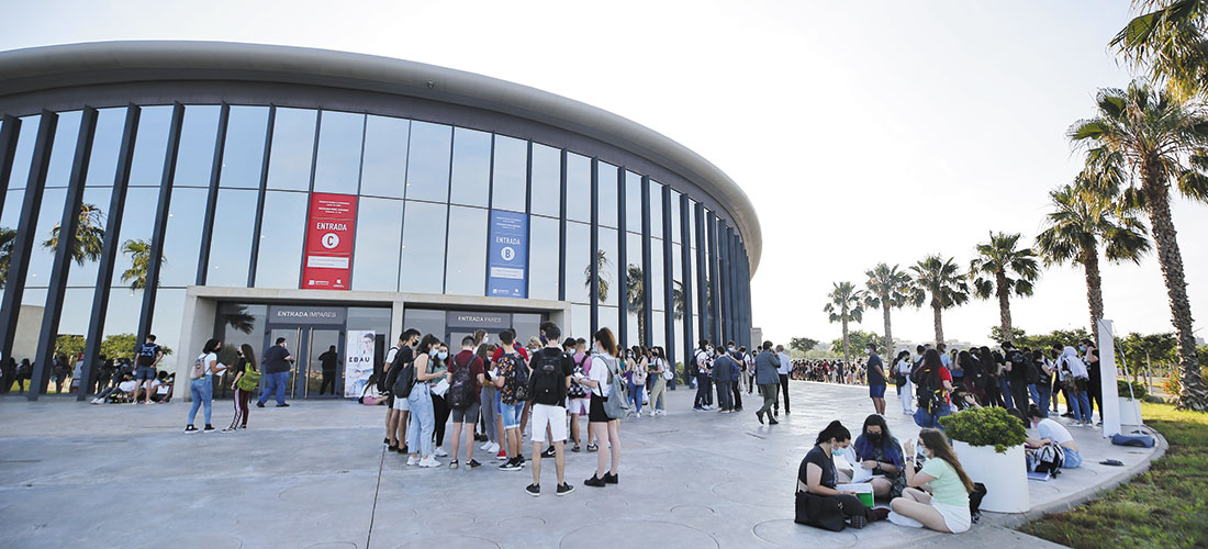 Convenio de colaboración con la UMH para acoger las pruebas EBAU en Torrevieja