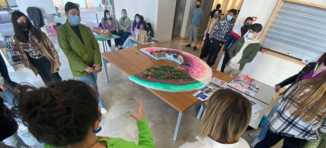 El taller ‘Ficciones climáticas’ abordó los posibles paisajes en la laguna salada