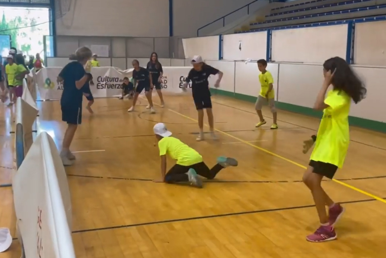 Torrevieja se estrenó en los encuentros de ‘Pilota a l’Escola’