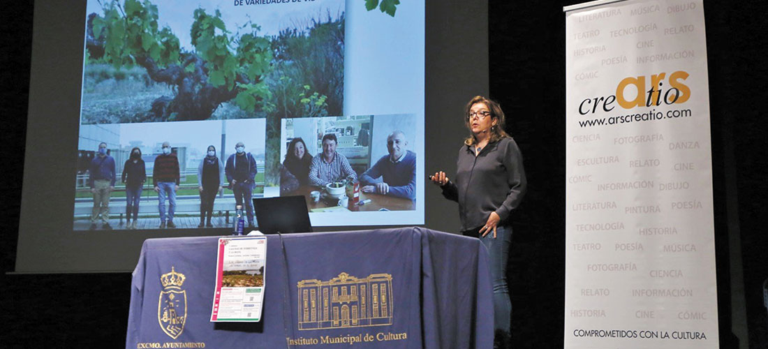 María del Carmen Gisbert detalló el trabajo científico sobre la uva de La Mata