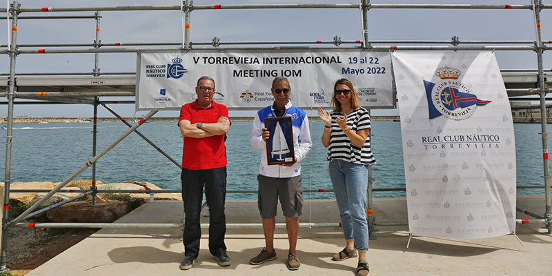 Guillermo Beltrí  del RCN Torrevieja vencedor del  V Torrevieja International Meeting IOM Class