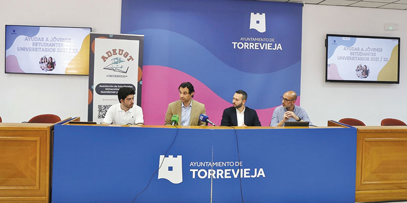 El Ayuntamiento refuerza las ayudas a jóvenes estudiantes universitarios 2021/22