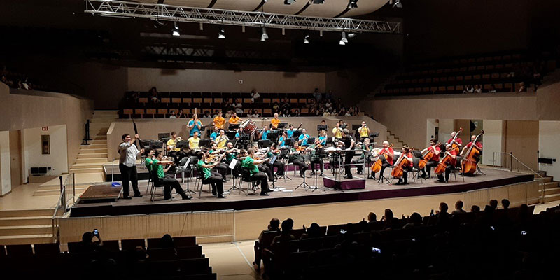 La Orquesta Sinfónica de Torrevieja divirtió con su concierto en familia