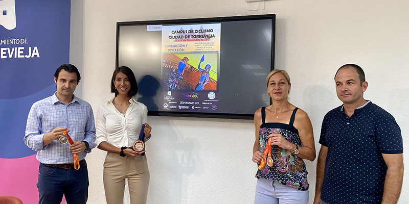 Presentado el primer campus de ciclismo “Ciudad de Torrevieja” impulsado por Sandra Alonso