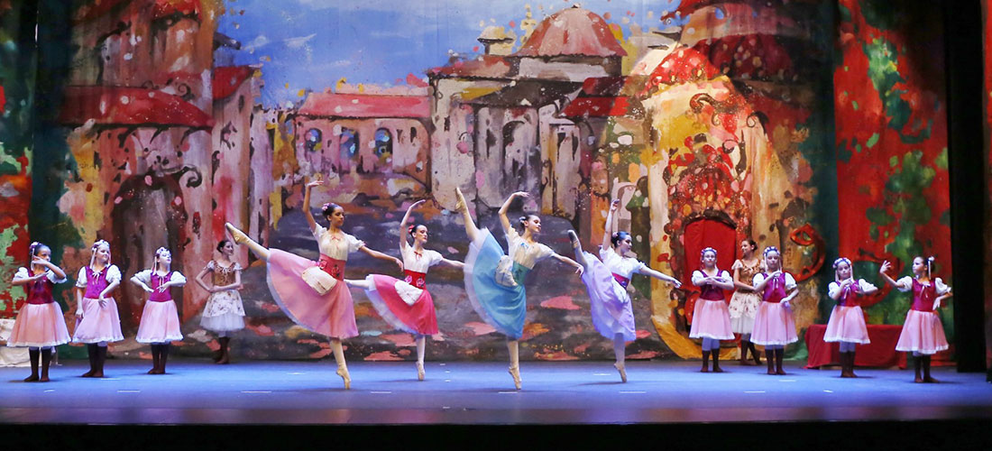 VA3271-coppelia Brillante interpretación del ballet ‘Coppelia’