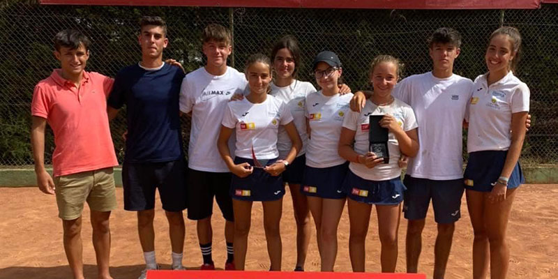 El club de tenis, tercer clasificado del Campeonato de España cadete