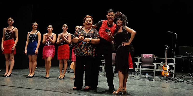 Una gala de Afecáncer acogió el éxito del coro «La Alegría» en su presentación