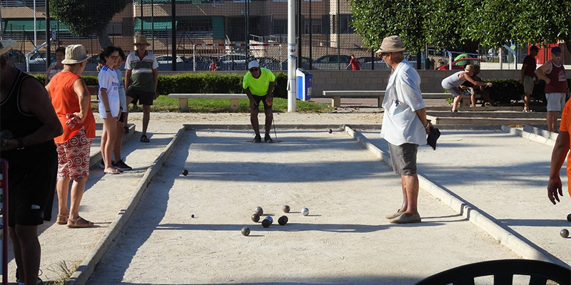 Gran participación del primer campeonato de petanca “La Mata”