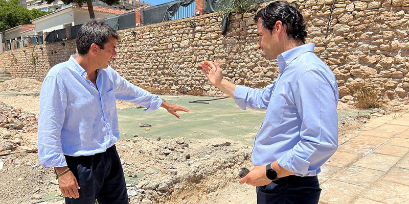 Carlos Mazón reafirma que la Diputación invertirá un millón de euros en la rehabilitación del conjunto histórico de las Eras de la Sal