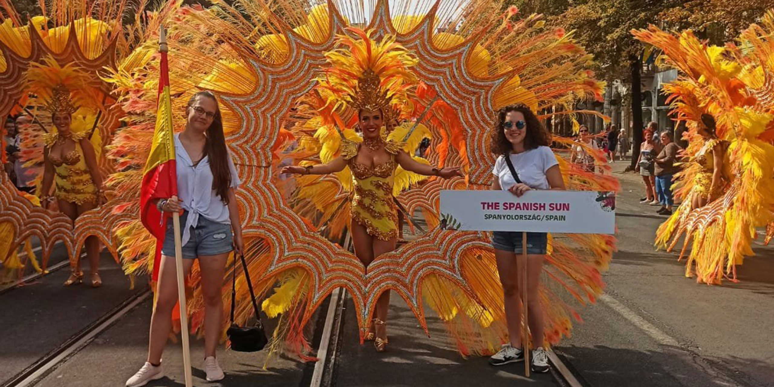 VA3278-comparsa-la-sal La comparsa «La Sal de Torrevieja» se lució en Hungría