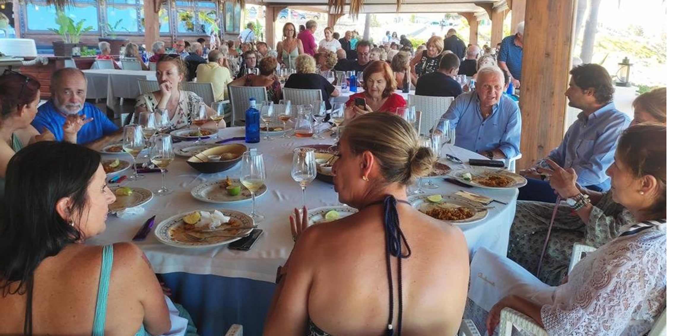 La Asociación de Vecinos de Cabo Cervera celebró su comida de hermandad