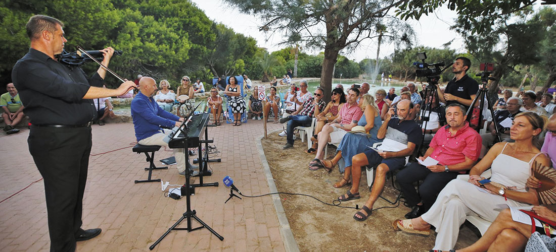 El dúo de piano y violín de la OST actuó en el ‘Molino del Agua’