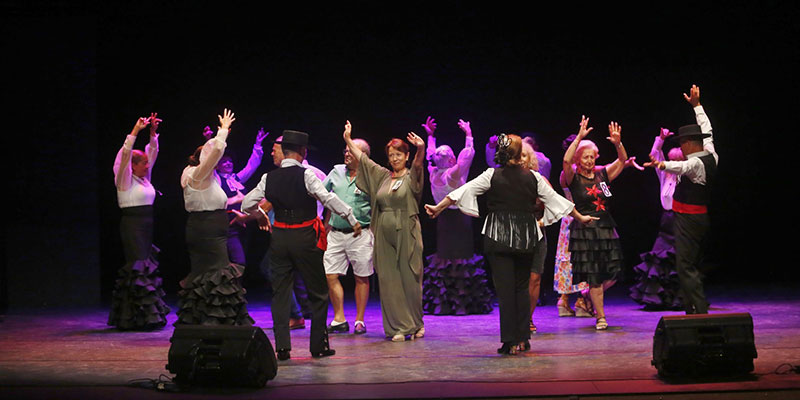 ‘Amanecer Rociero’ presentó su espectáculo ‘Luz de Torrevieja’