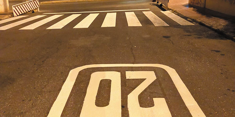 A buen ritmo los trabajos de repintado de marcas viales horizontales