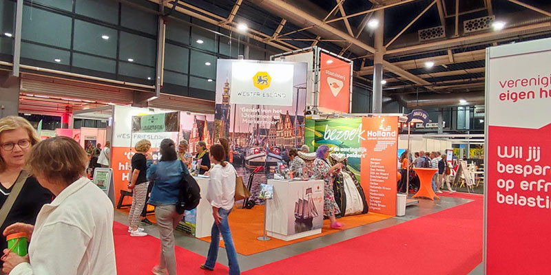 Torrevieja promociona en la Feria 50 Plus Beurs de Países Bajos su oferta turística para mayores de 50 años