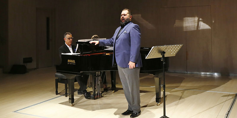 El tenor Celso Albelo actuó en el Auditorio de Torrevieja