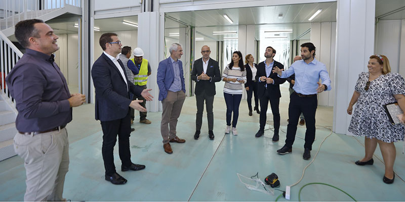 El alcalde y el director general de Infraestructuras Educativas visitaron las obras de las aulas prefabricadas del colegio Inmaculada