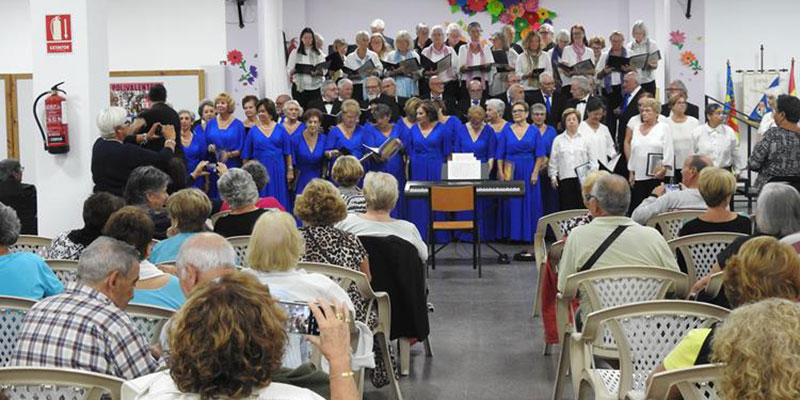 Encuentro coral en la Casa de la Tercera Edad de La Mata