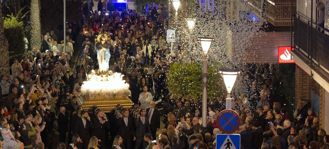 Torrevieja a los pies de su patrona