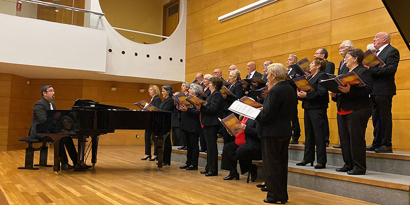 La coral Nuevo Amanecer ofreció un concierto