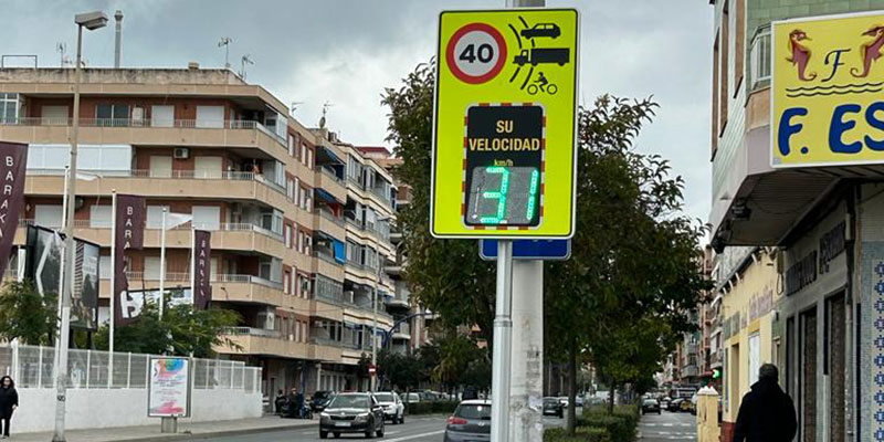 El Ayuntamiento instala señales de tráfico inteligentes en varios puntos de la ciudad