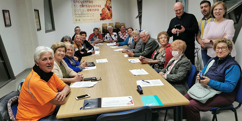 La Parroquia del Sagrado Corazón comienza un taller para mayores sobre redes sociales