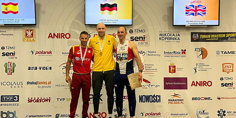 Jorge Sánchez Simón, del CA Puerto Torrevieja, subcampeón del mundo de pista cubierta