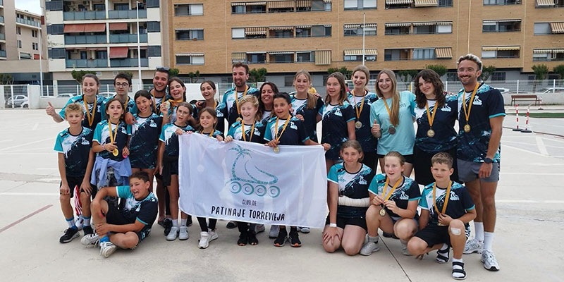 Lluvia de medallas para el equipo de competición del Club de Patinaje Torrevieja.