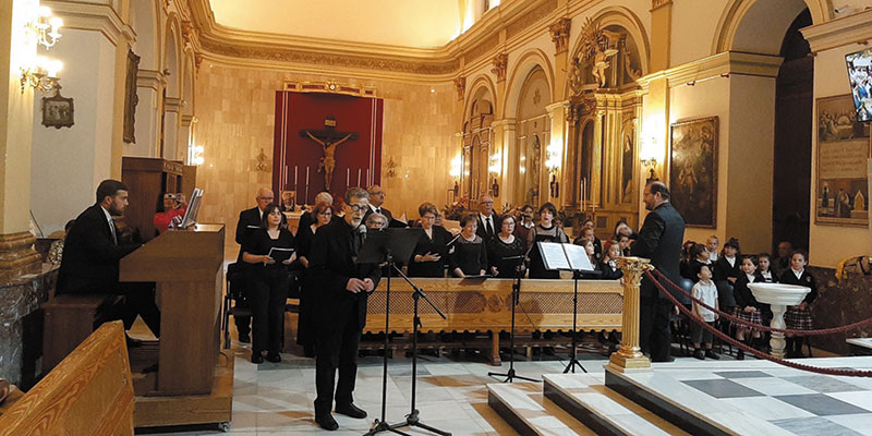 Alabanzas a la Madre de Dios’ en el Mayo Mariano
