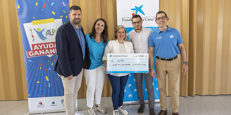 Alpe recibe un donativo de la Fundación La Caixa